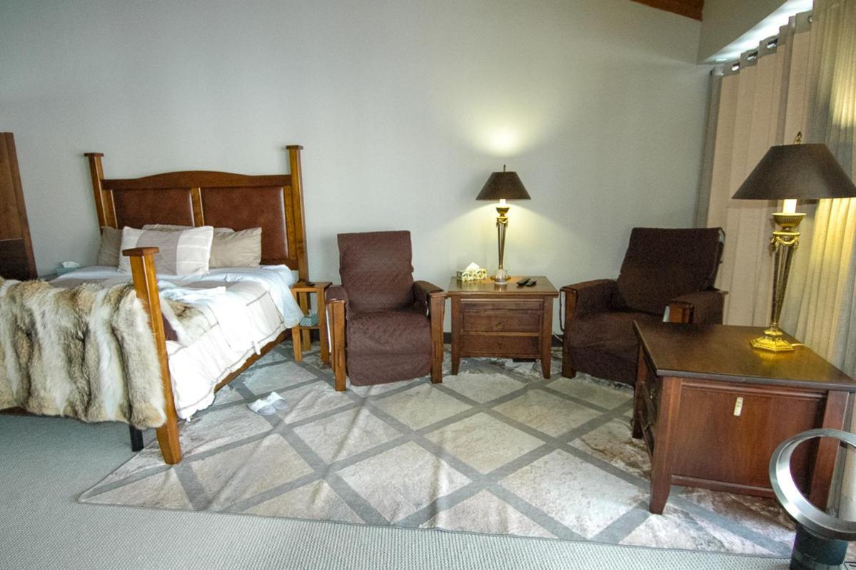 Roundhouse Grotto Bed & Breakfast YYC Dış mekan fotoğraf