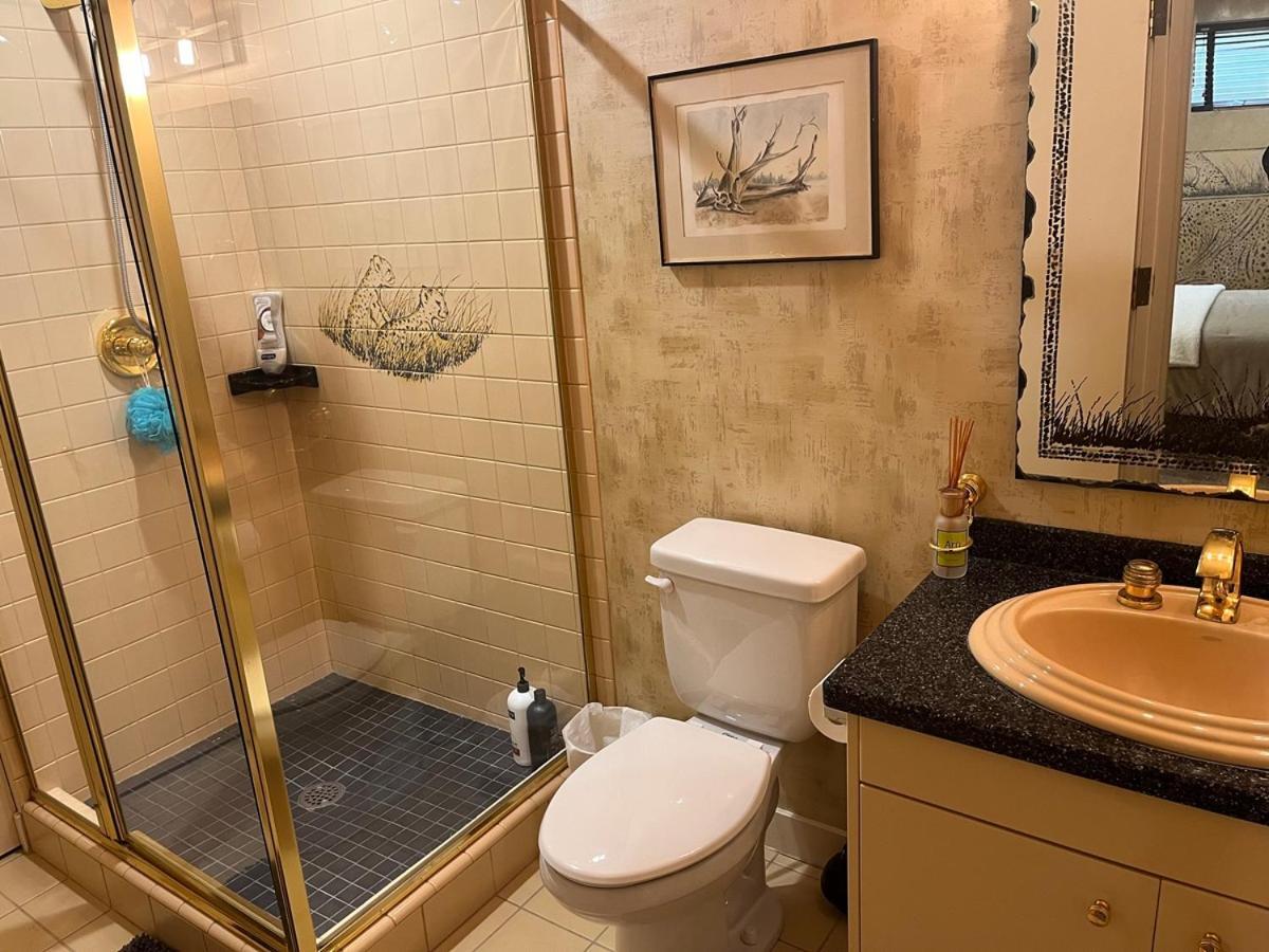 Roundhouse Grotto Bed & Breakfast YYC Dış mekan fotoğraf