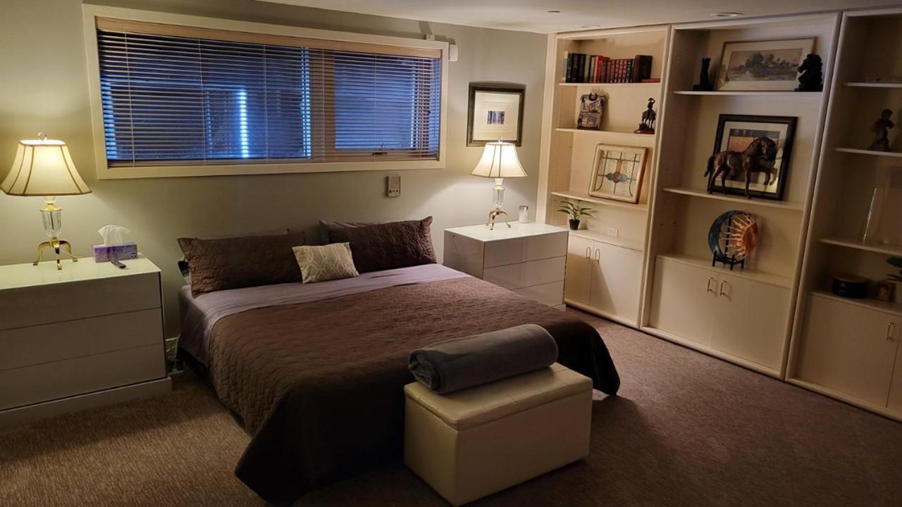 Roundhouse Grotto Bed & Breakfast YYC Dış mekan fotoğraf
