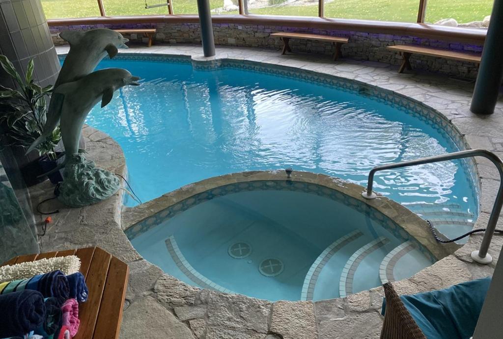 Roundhouse Grotto Bed & Breakfast YYC Dış mekan fotoğraf