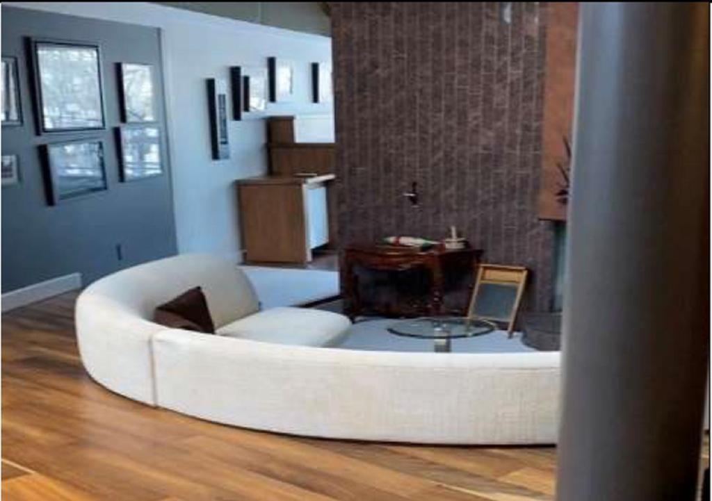 Roundhouse Grotto Bed & Breakfast YYC Dış mekan fotoğraf