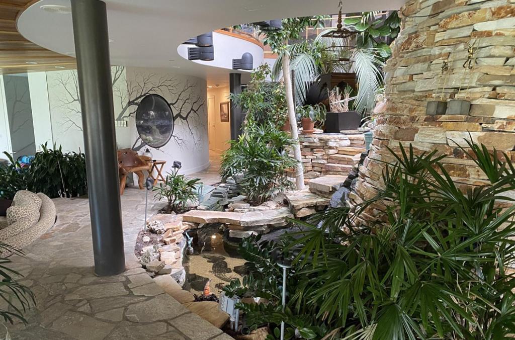 Roundhouse Grotto Bed & Breakfast YYC Dış mekan fotoğraf